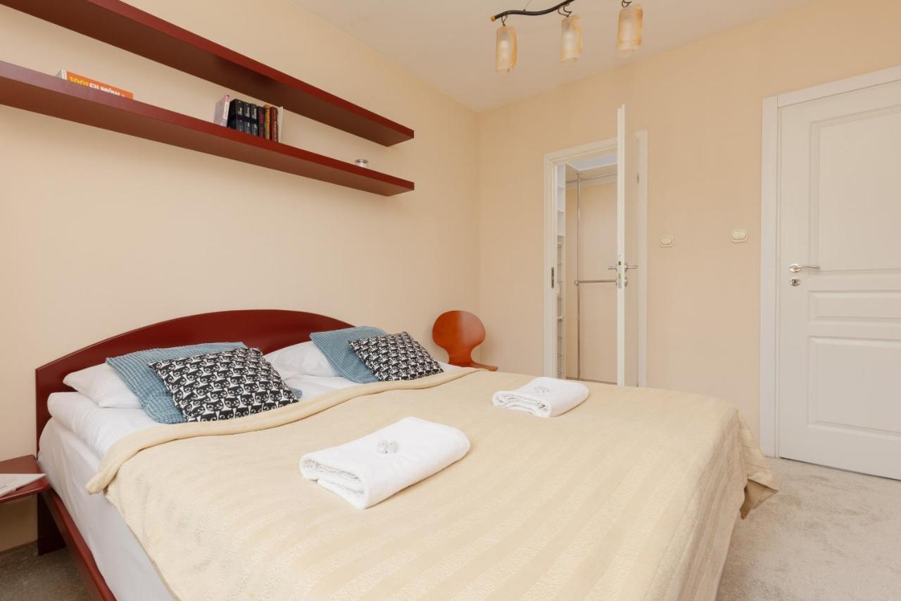 Spacious & Quiet 1 Bedroom Apartment In Pruszkow By Noclegi Renters Exterior photo